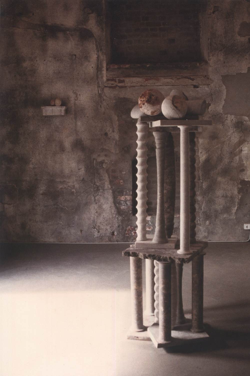 Memória de Lisboa , original Abstrait Technique mixte Sculpture par Volker Schnüttgen