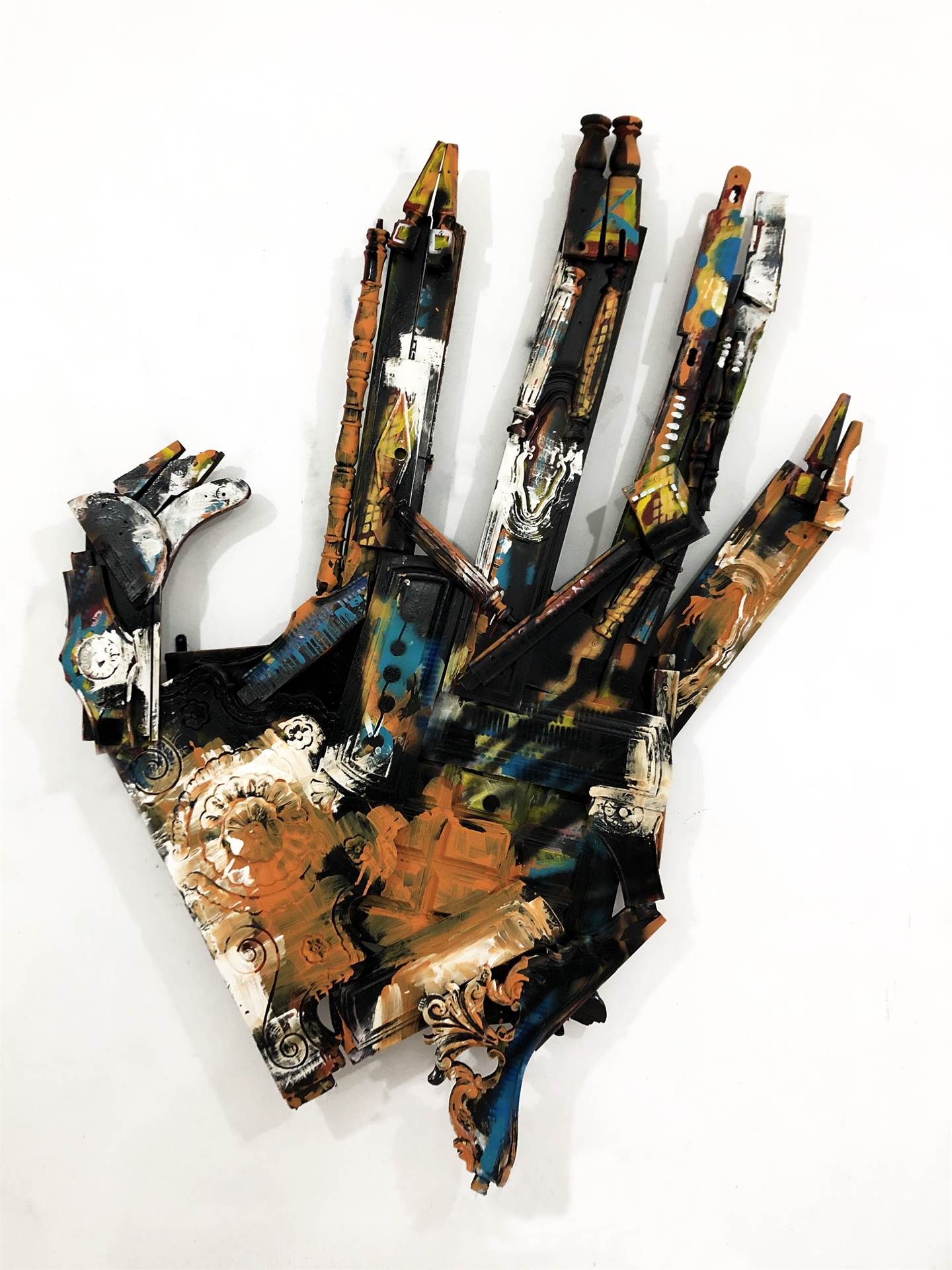 This is the Hand/end, original Cuerpo Madera Pintura de Luís Canário Rocha