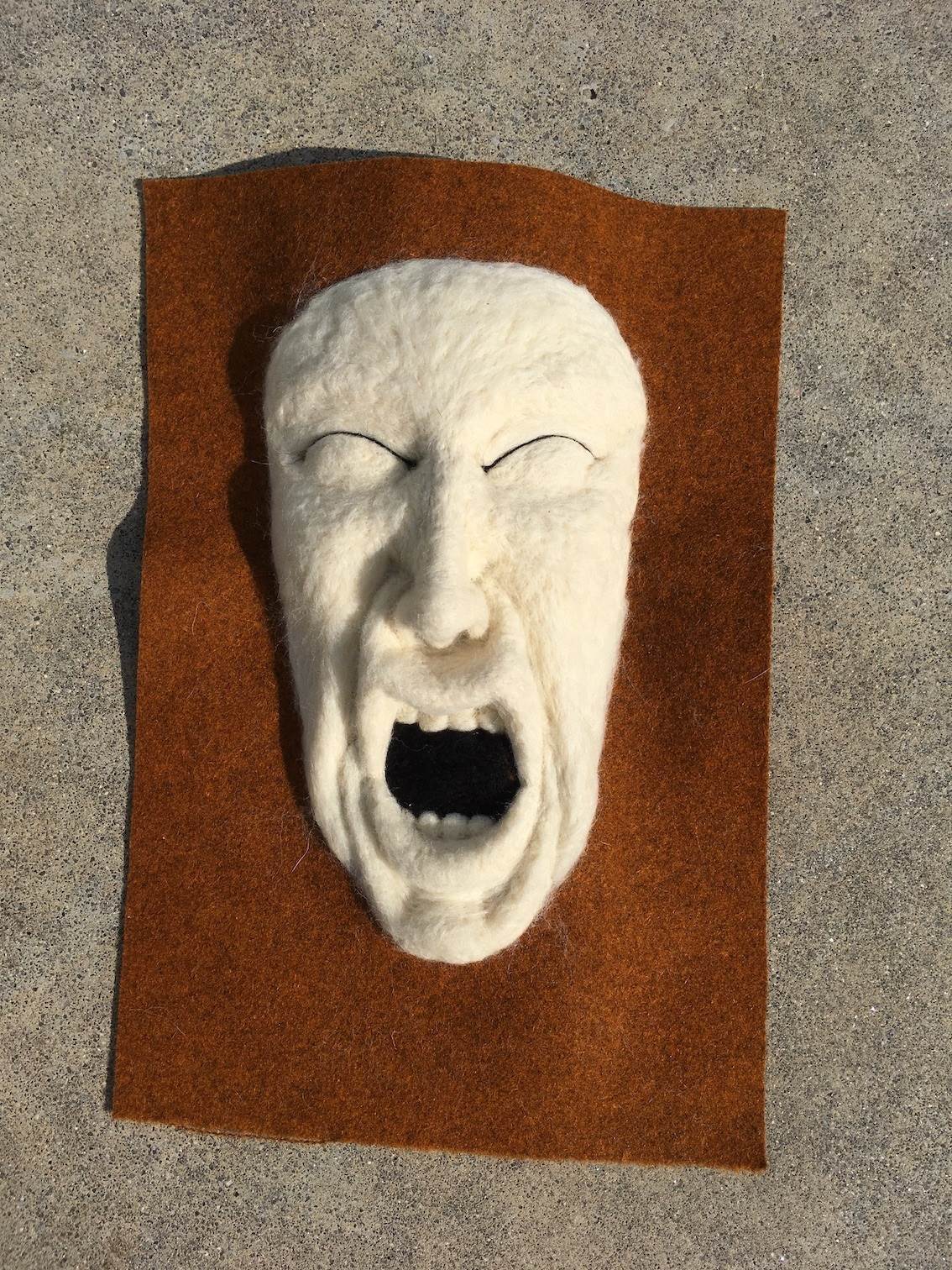 Máscara feltro #10, original Figura humana Técnica Mixta Escultura de António  Jorge