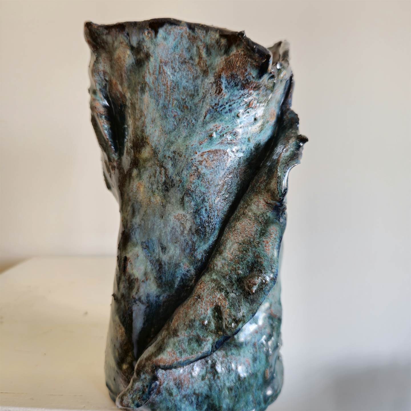 Vase I (Plant), original Figure humaine Céramique Sculpture par Ana Sousa Santos