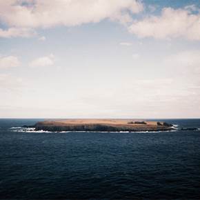 Um ilhéu sozinho / An islet by itself, original Paysage Analogique La photographie par Miguel De