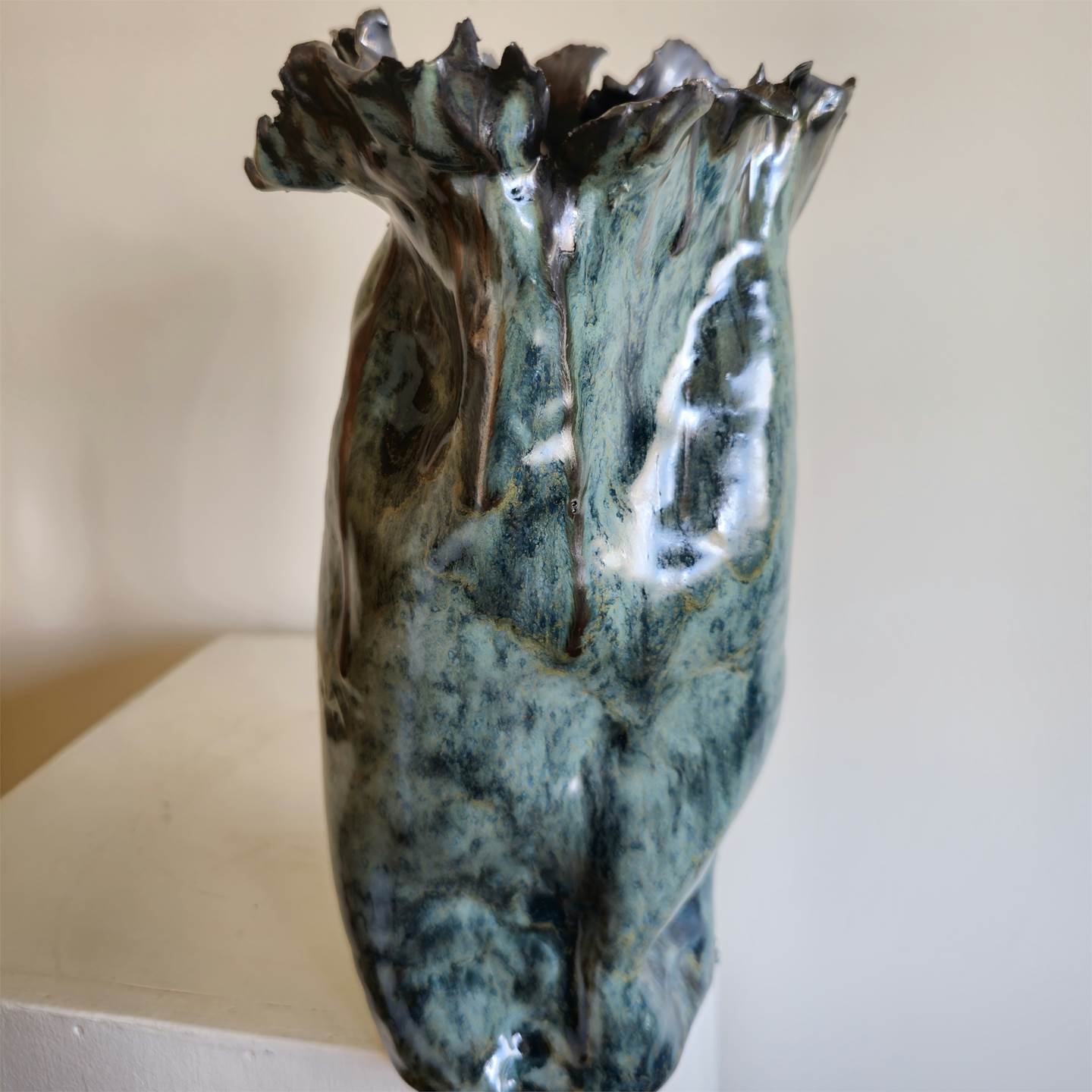 Vase II (plant), original Figure humaine Céramique Sculpture par Ana Sousa Santos