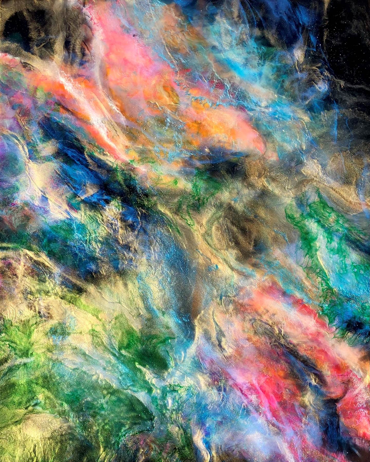 Vela's Secret Light Nebula: Dayglow Dance & Night's Silent Luminescence in Resin, original Animaux Technique mixte La peinture par Tiffani Buteau