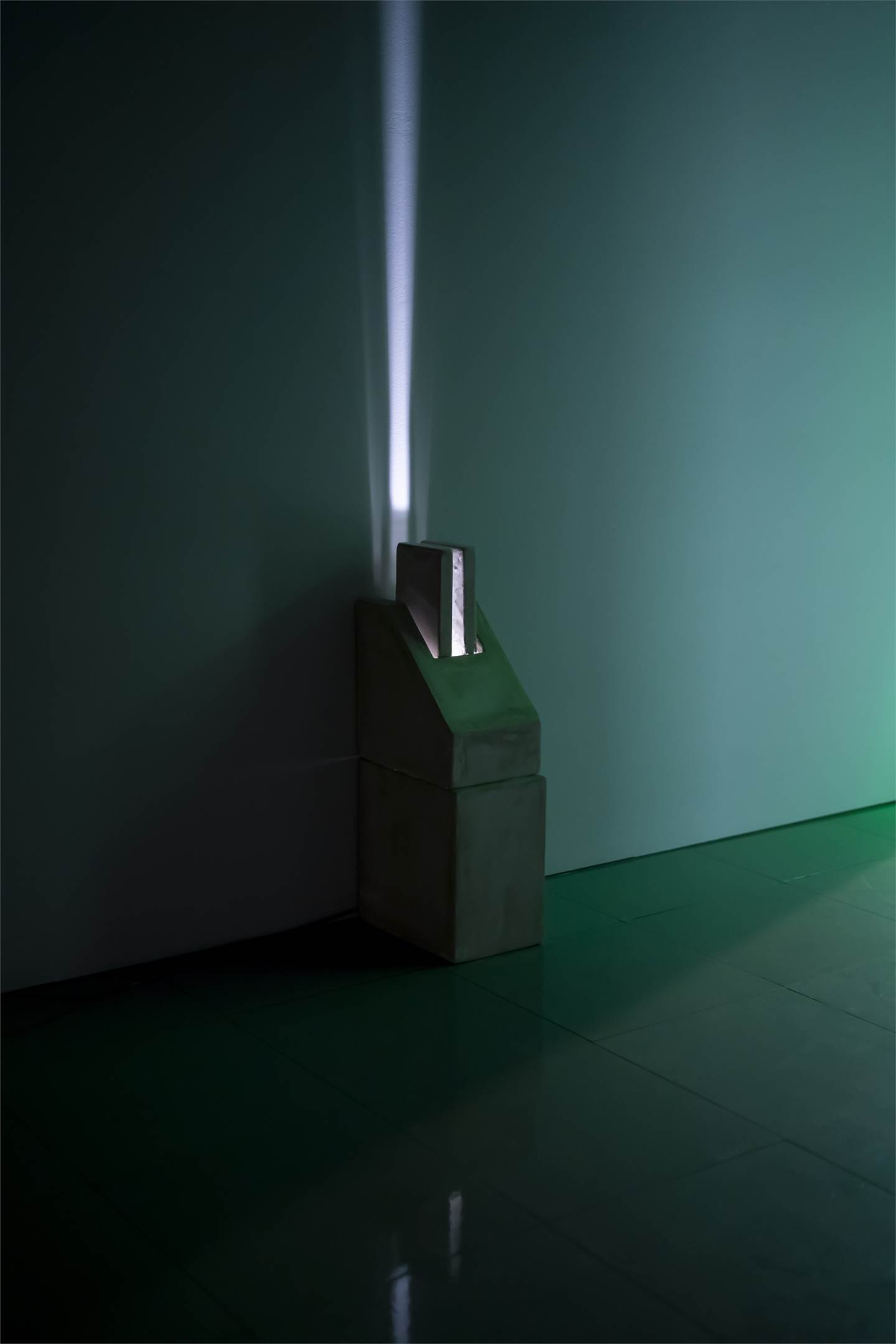 Segmento transporte feixe de luz, original Abstrait Technique mixte Sculpture par João Dias