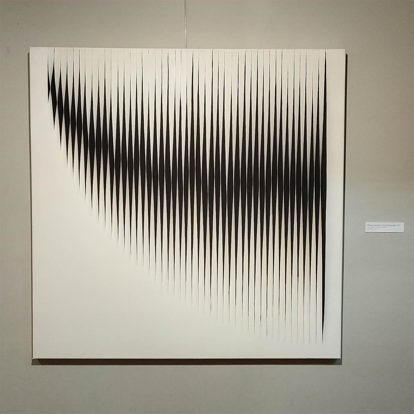 Ofensiva: Frequência e Eixo de Progressão, original Abstrait Technique mixte Sculpture par Inês  Osório 